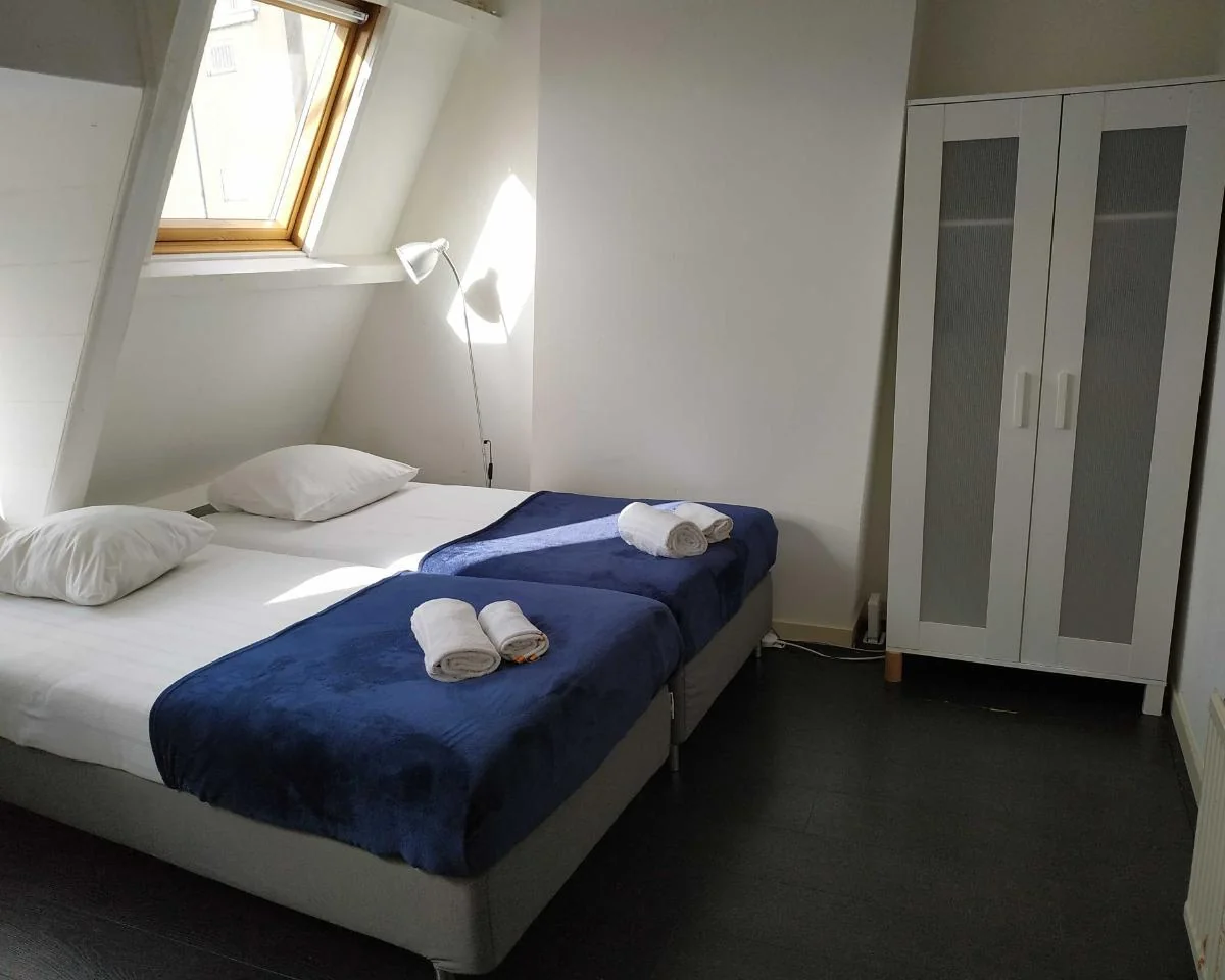 Foto van de Kamer gelegen aan de Lange Leidsedwarsstraat in Amsterdam