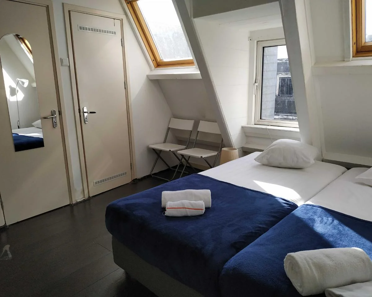 Foto van de Kamer gelegen aan de Lange Leidsedwarsstraat in Amsterdam