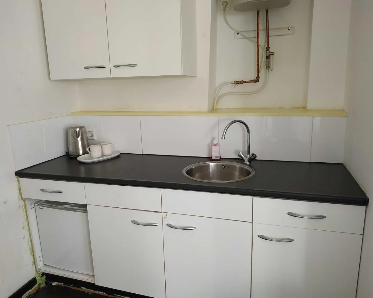 Foto van de Kamer gelegen aan de Lange Leidsedwarsstraat in Amsterdam