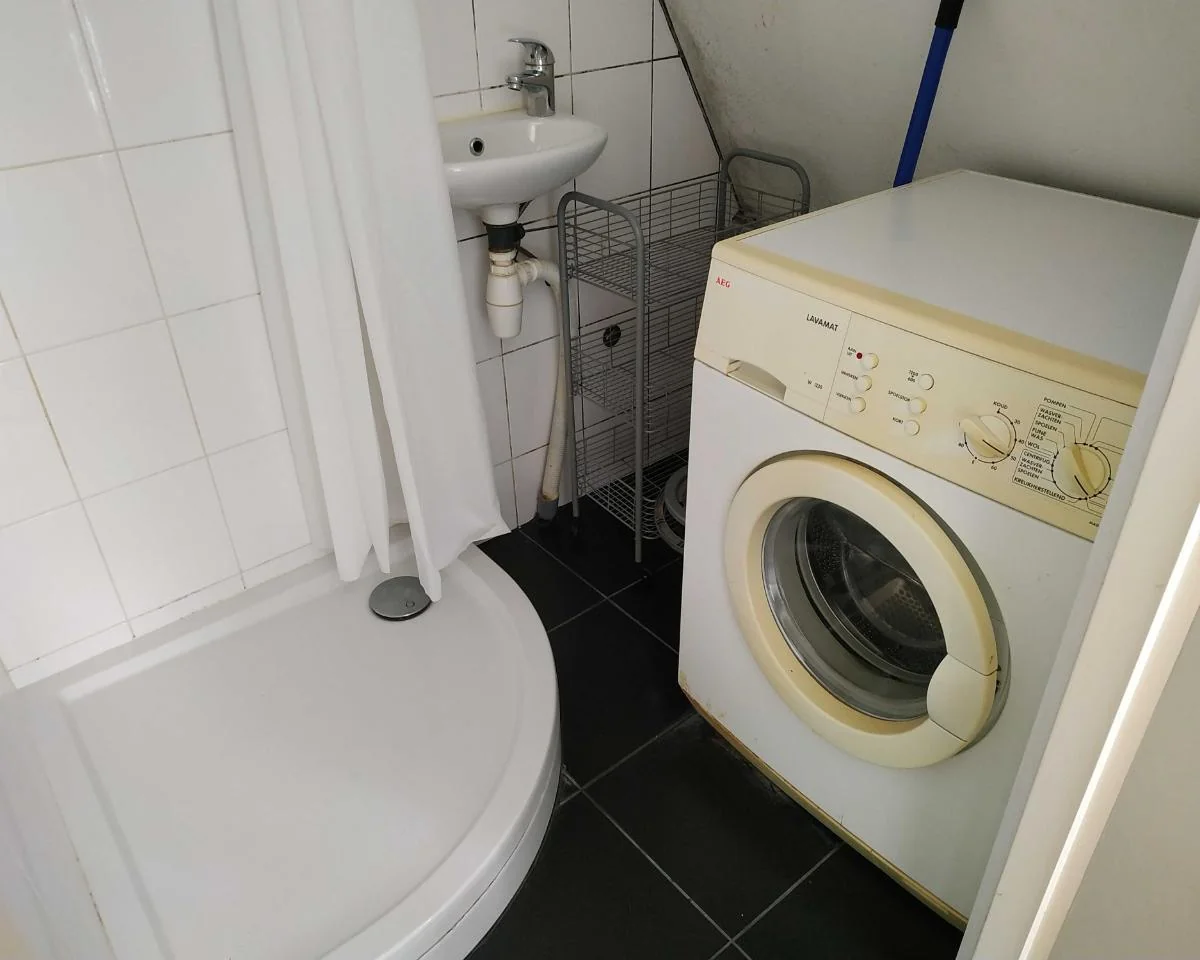 Foto van de Kamer gelegen aan de Lange Leidsedwarsstraat in Amsterdam