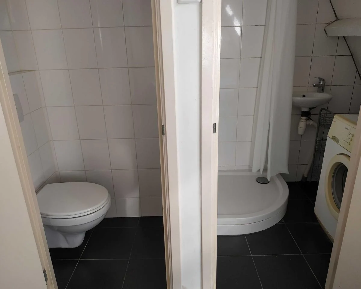 Foto van de Kamer gelegen aan de Lange Leidsedwarsstraat in Amsterdam