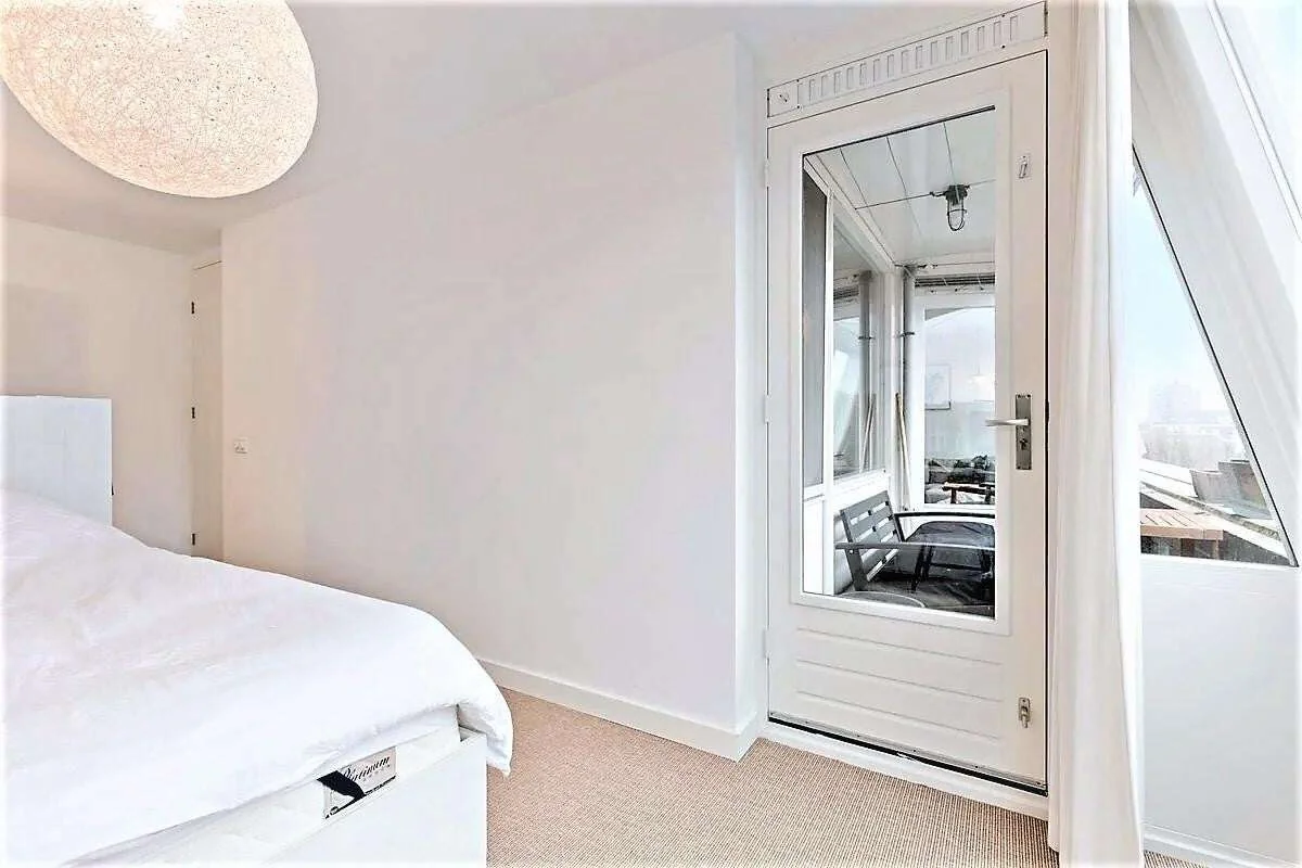 Foto van de Appartement gelegen aan de Bilderdijkkade in Amsterdam