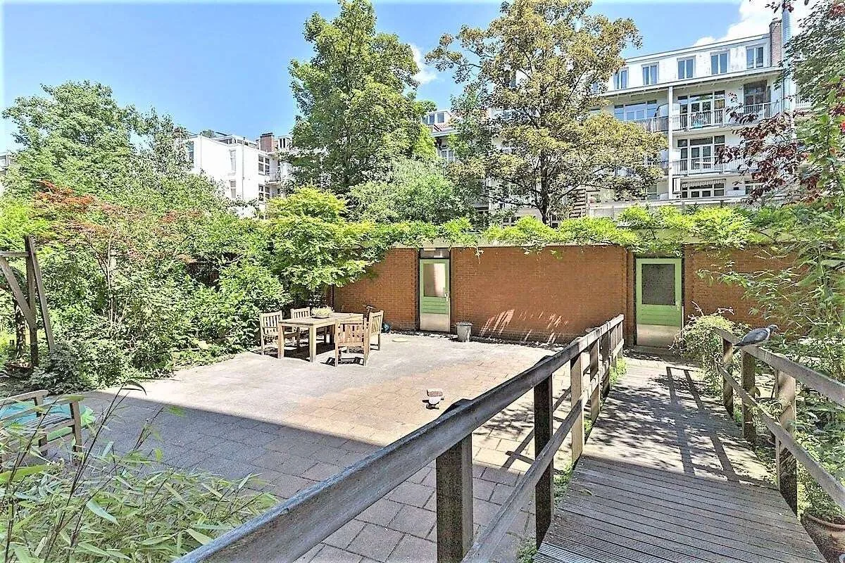 Foto van de Appartement gelegen aan de Bilderdijkkade in Amsterdam