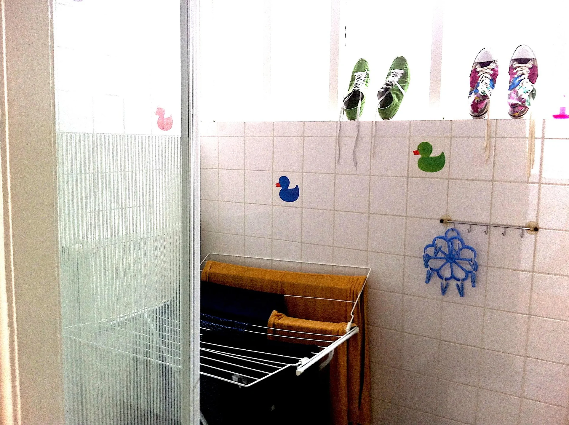 Foto van de Kamer gelegen aan de Louwerslootstraat in Rotterdam