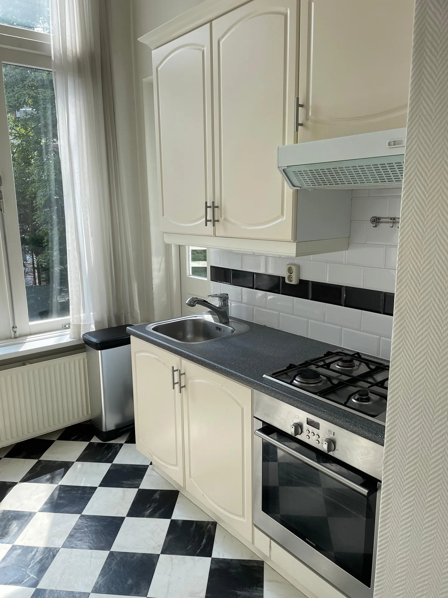 Foto van de Appartement gelegen aan de Emmapark in Den Haag