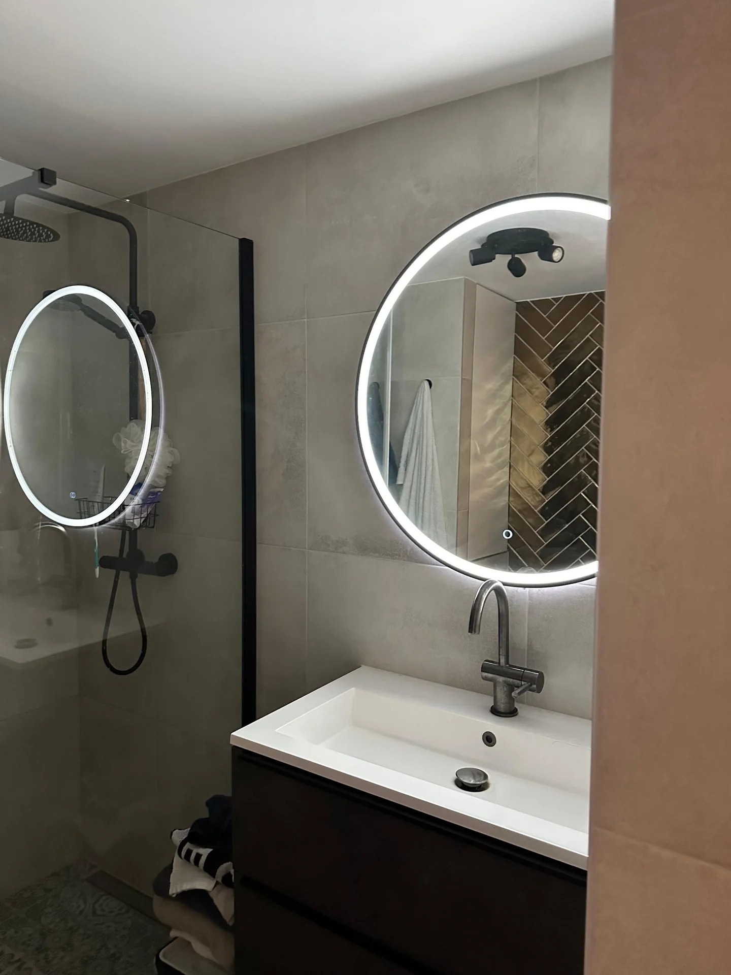 Foto van de Kamer gelegen aan de Van Nijenrodeweg in Amsterdam