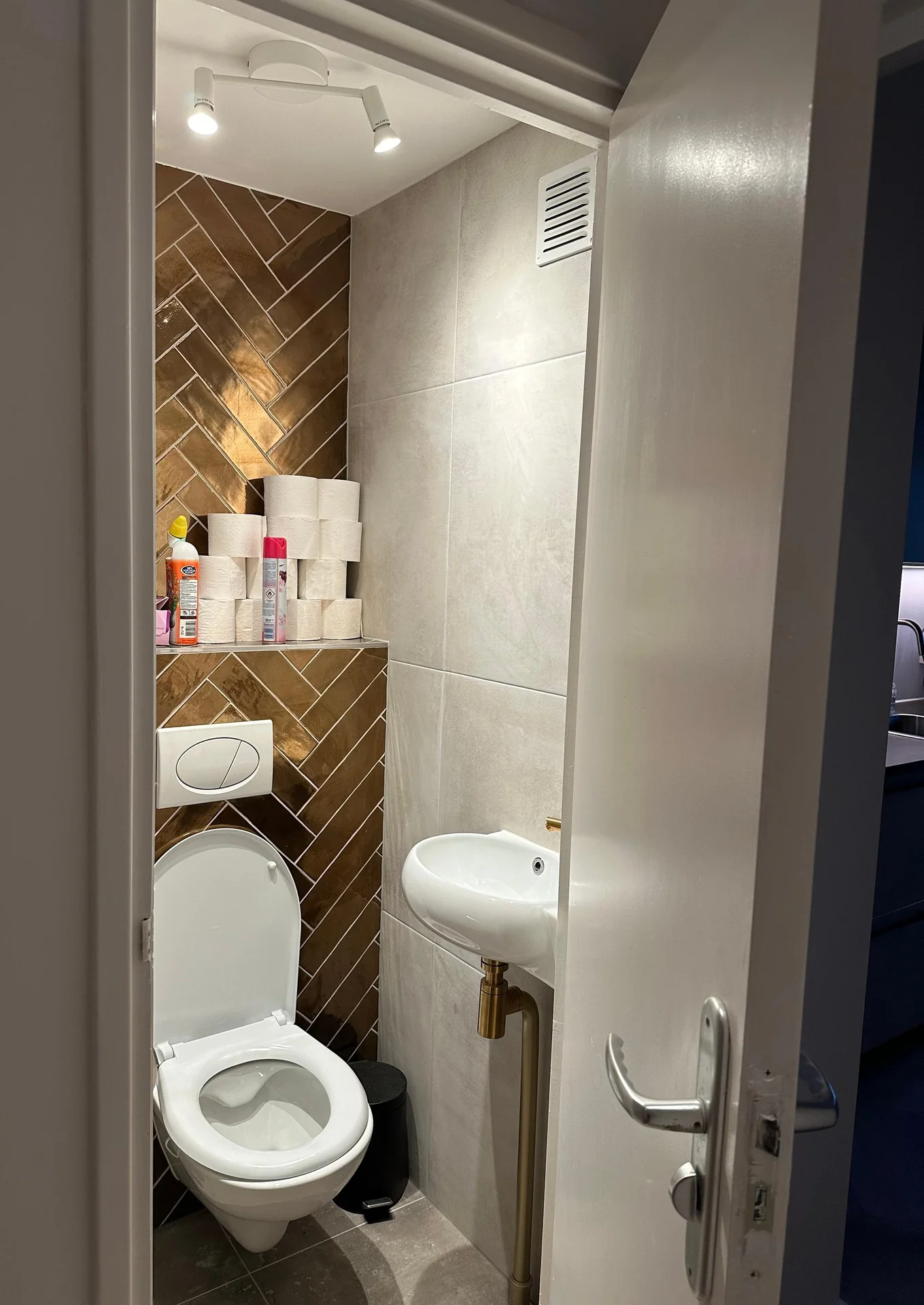 Foto van de Kamer gelegen aan de Van Nijenrodeweg in Amsterdam