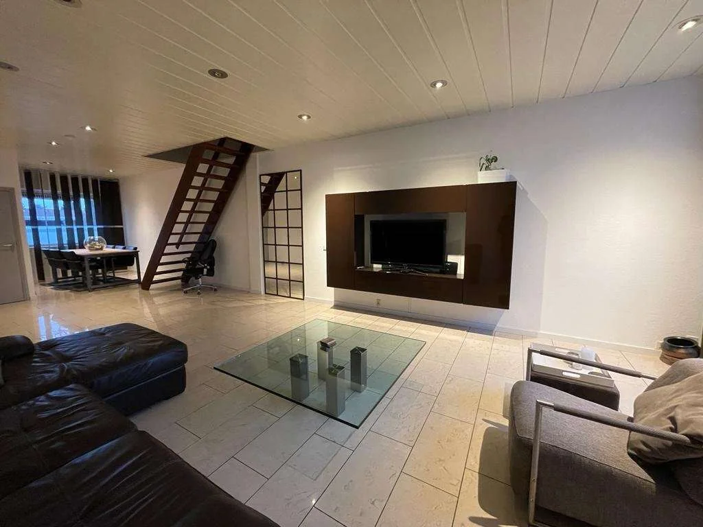 Foto van de Appartement gelegen aan de Dordtsestraatweg in Rotterdam