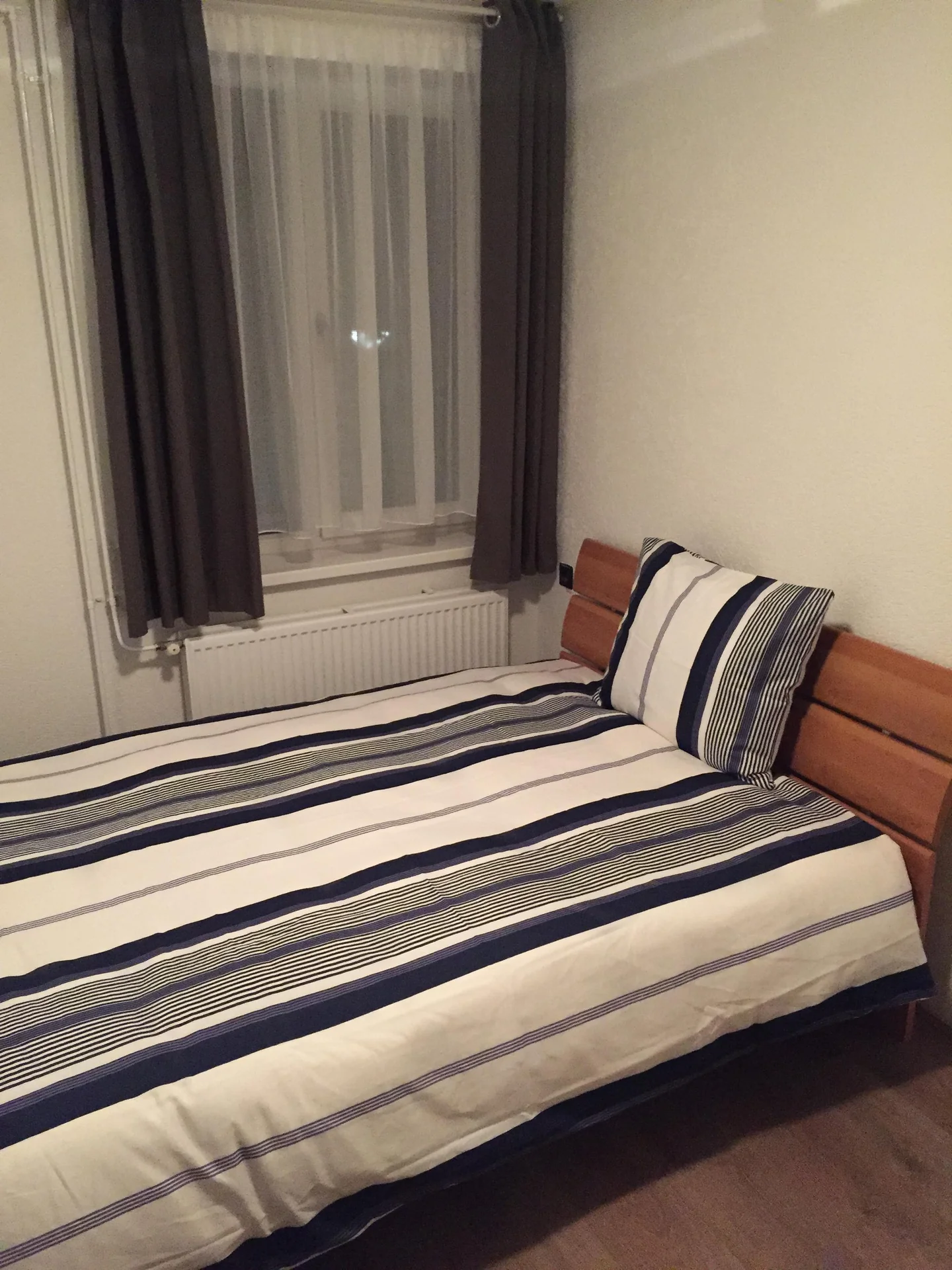 Foto van de Kamer gelegen aan de Burgemeester Vening Meineszlaan in Amsterdam