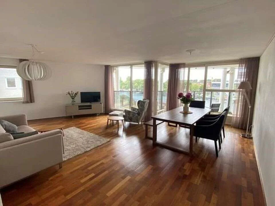 Foto van de Appartement gelegen aan de Omval in Amsterdam