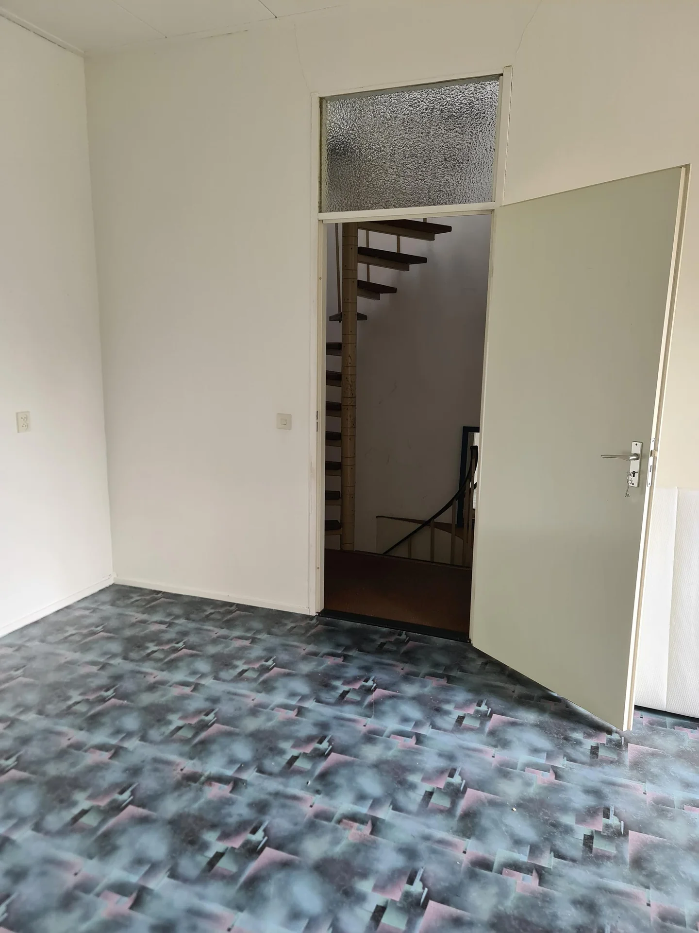 Foto van de Kamer gelegen aan de Waalstraat in Vlaardingen