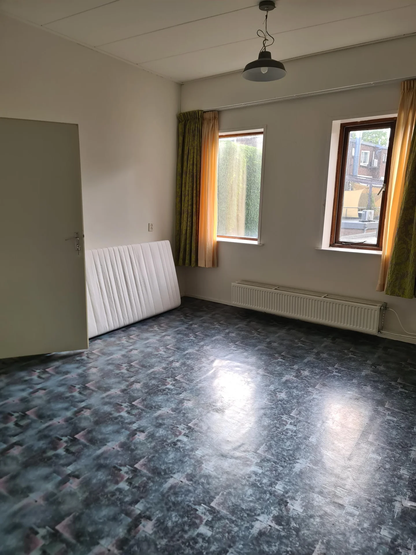 Foto van de Kamer gelegen aan de Waalstraat in Vlaardingen