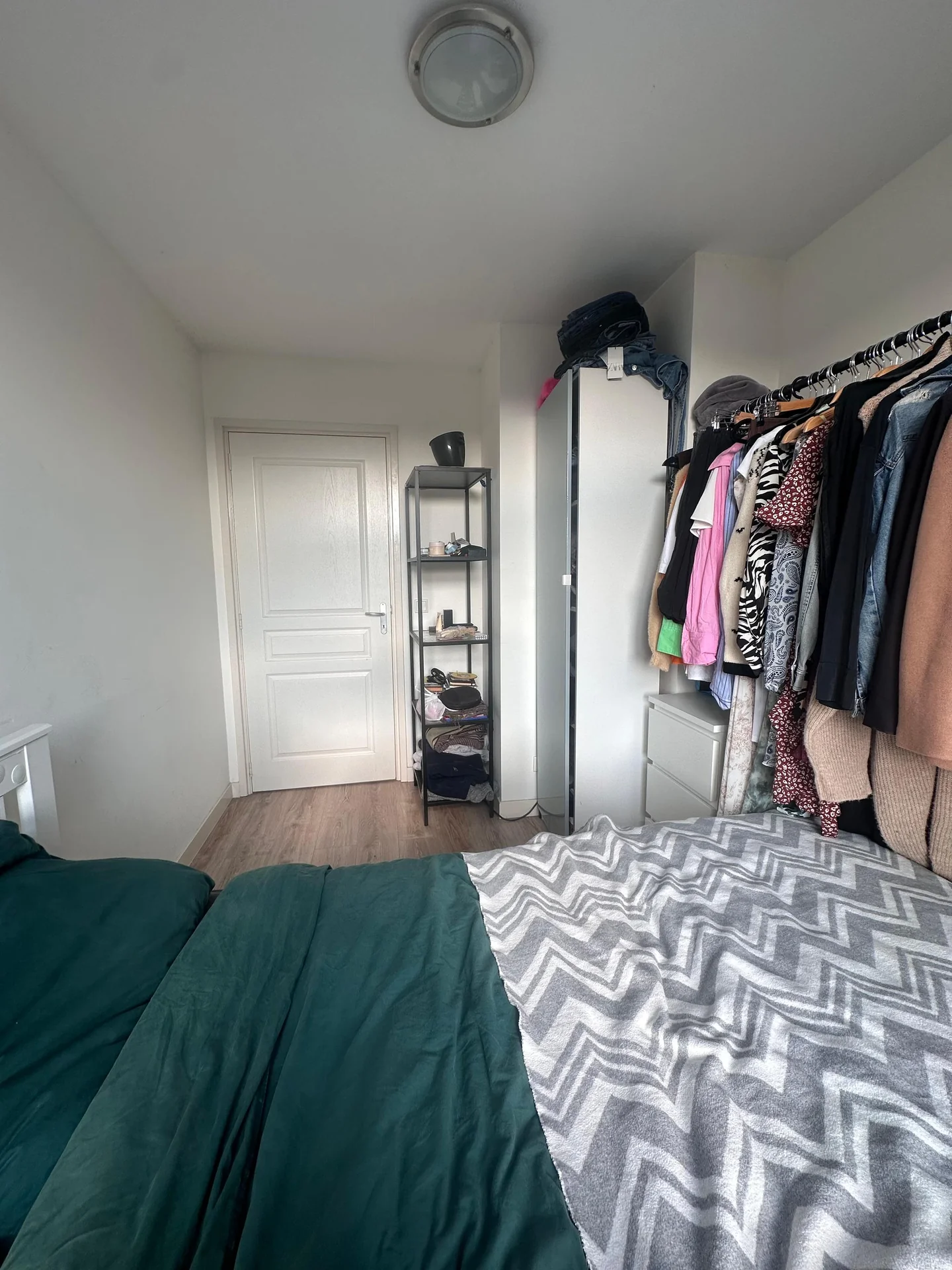 Foto van de Kamer gelegen aan de Duvenvoordestraat in Haarlem