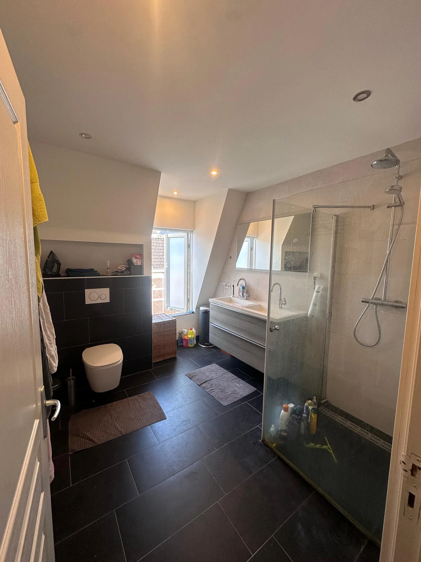 Foto van de Kamer gelegen aan de Duvenvoordestraat in Haarlem