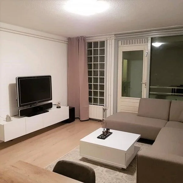 Foto van de Appartement gelegen aan de Dickenslaan in Amsterdam