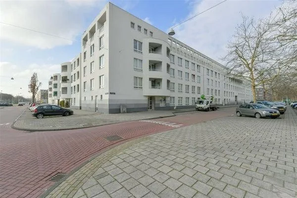 Foto van de Appartement gelegen aan de Dickenslaan in Amsterdam