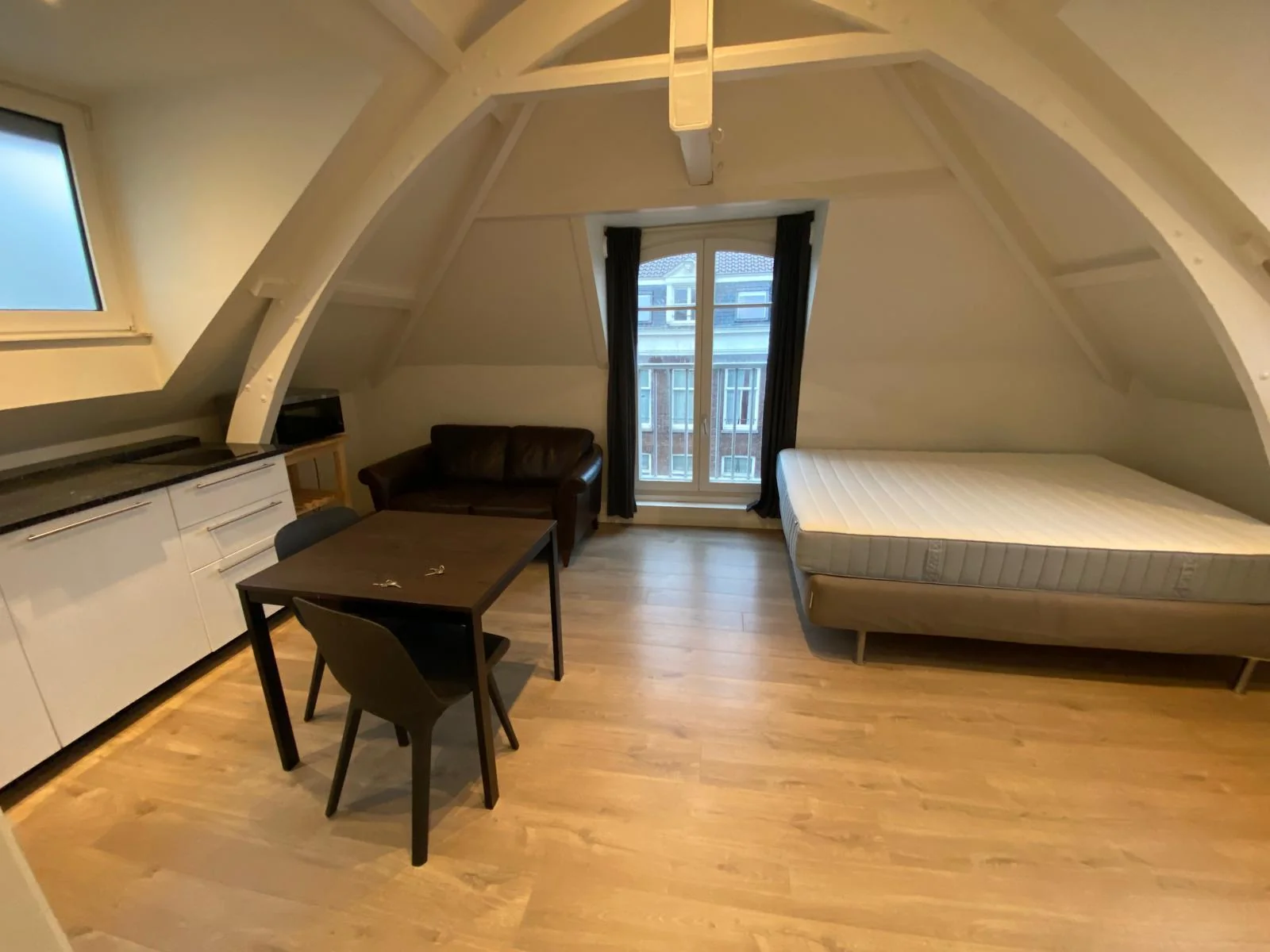 Foto van de Studio gelegen aan de Ferdinand Bolstraat in Amsterdam