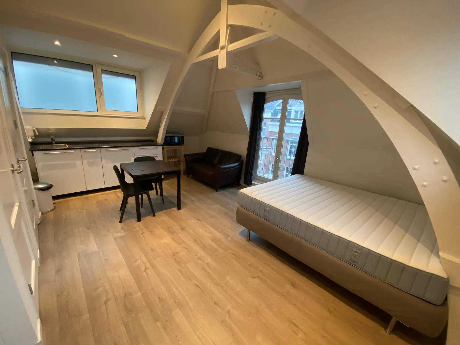 Foto van de Studio gelegen aan de Ferdinand Bolstraat in Amsterdam
