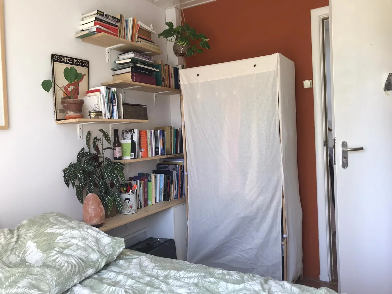 Foto van de Kamer gelegen aan de Johan Herman Doornstraat in Amsterdam