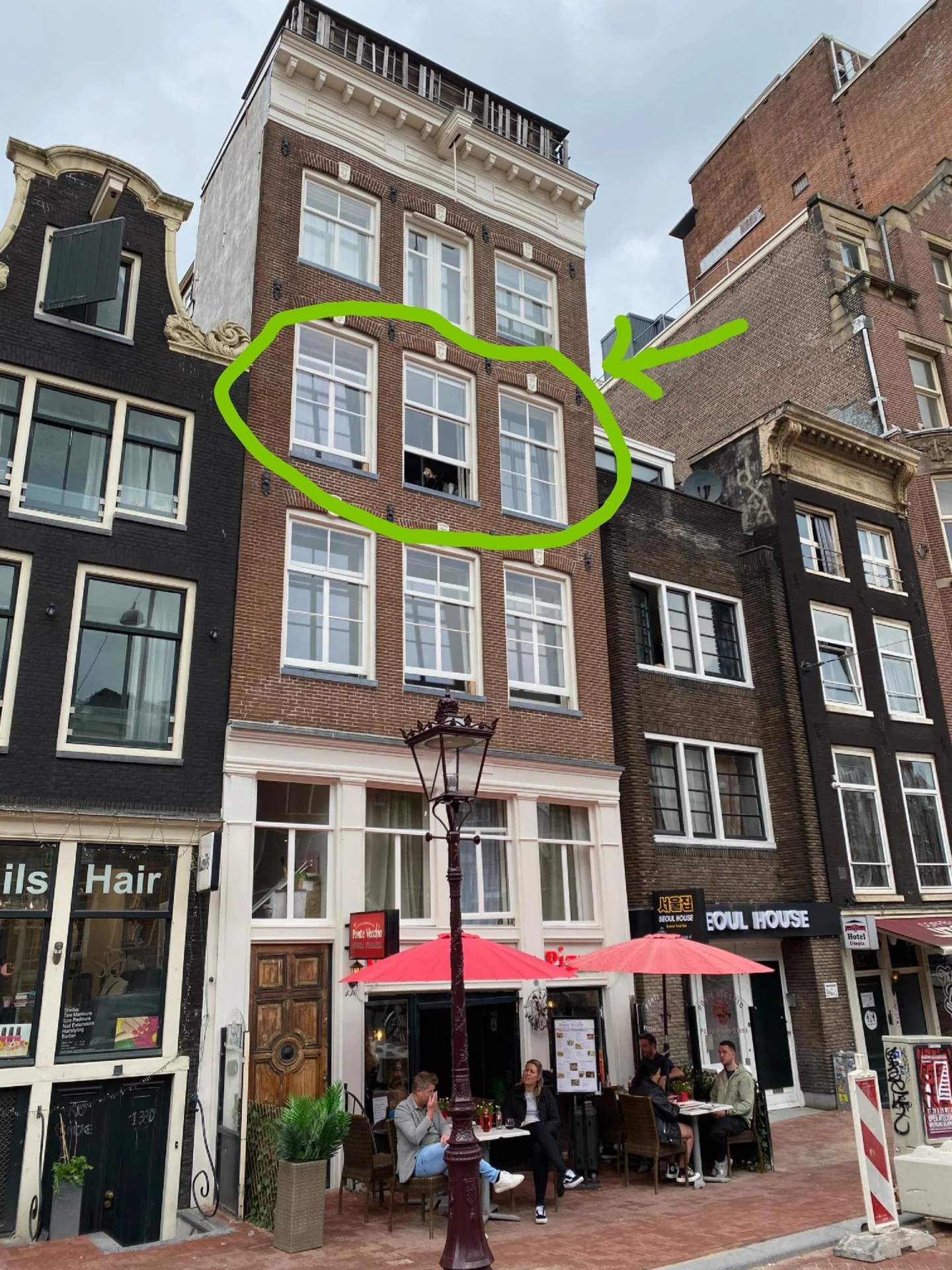 Foto van de Appartement gelegen aan de Nieuwezijds Voorburgwal in Amsterdam