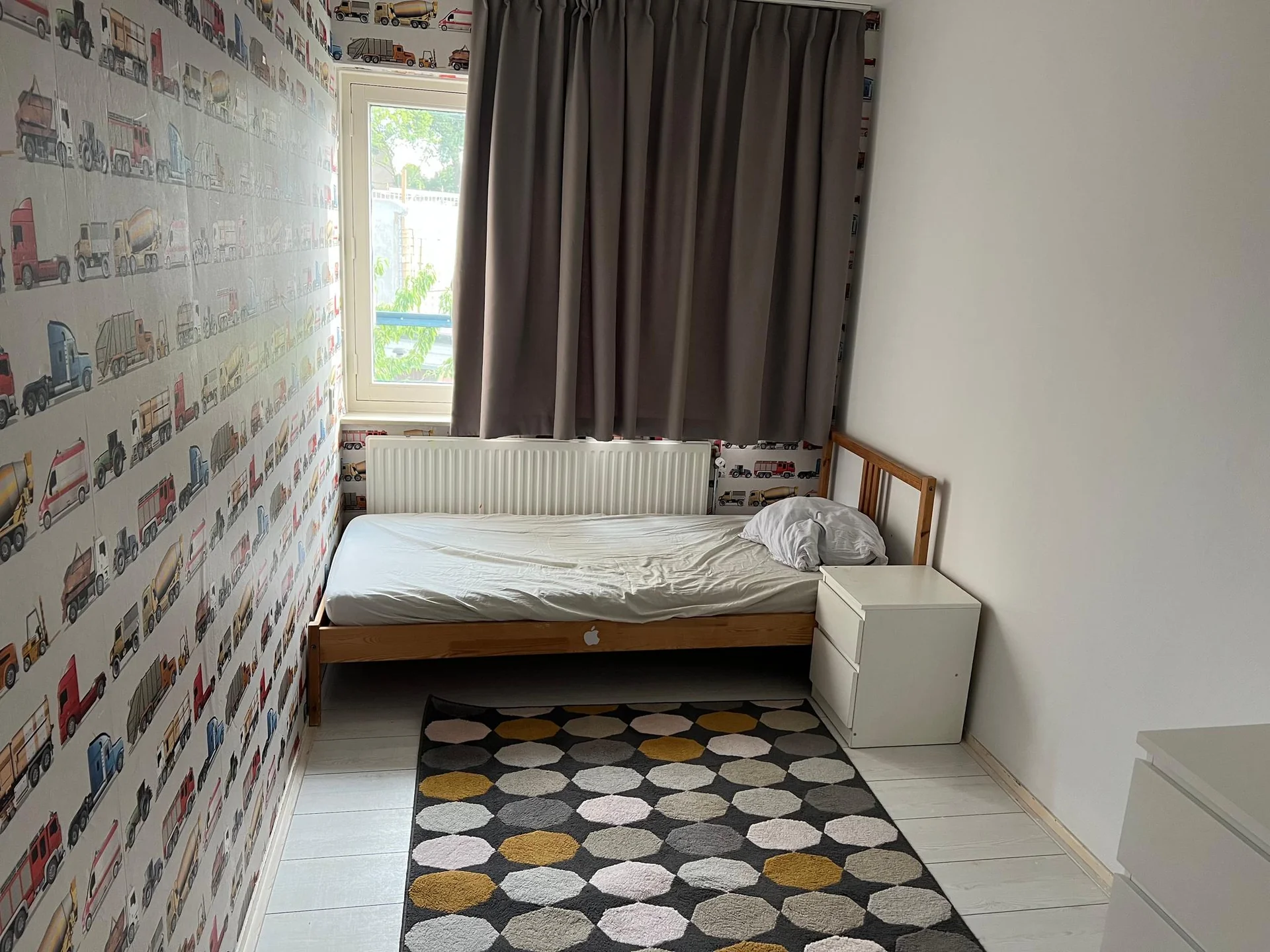 Foto van de Kamer gelegen aan de Van Poeljeweg in Rotterdam