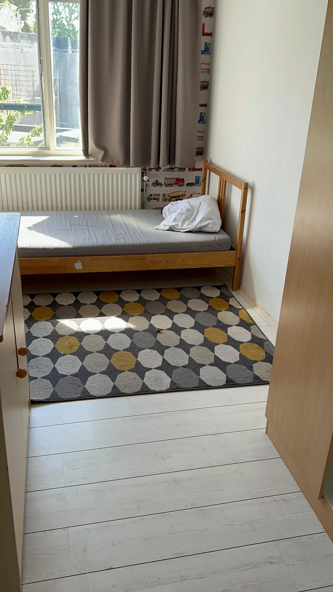 Foto van de Kamer gelegen aan de Van Poeljeweg in Rotterdam
