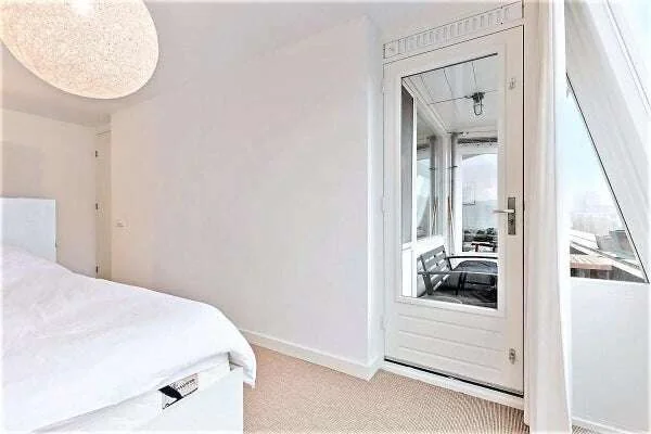 Foto van de Appartement gelegen aan de Bilderdijkkade in Amsterdam