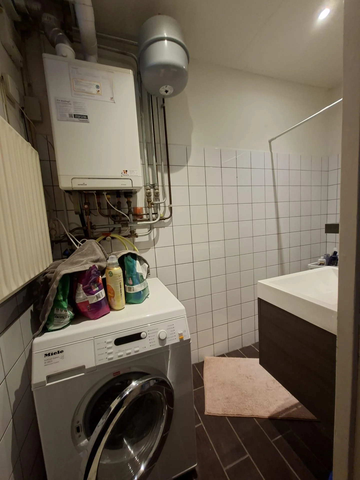 Foto van de Kamer gelegen aan de Asingastraat in Groningen