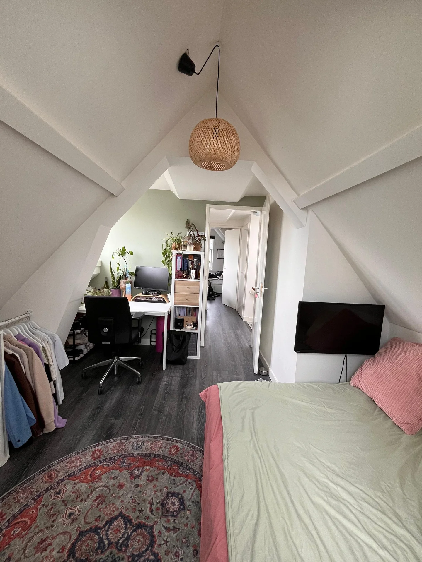 Foto van de Kamer gelegen aan de Gouvernestraat in Rotterdam