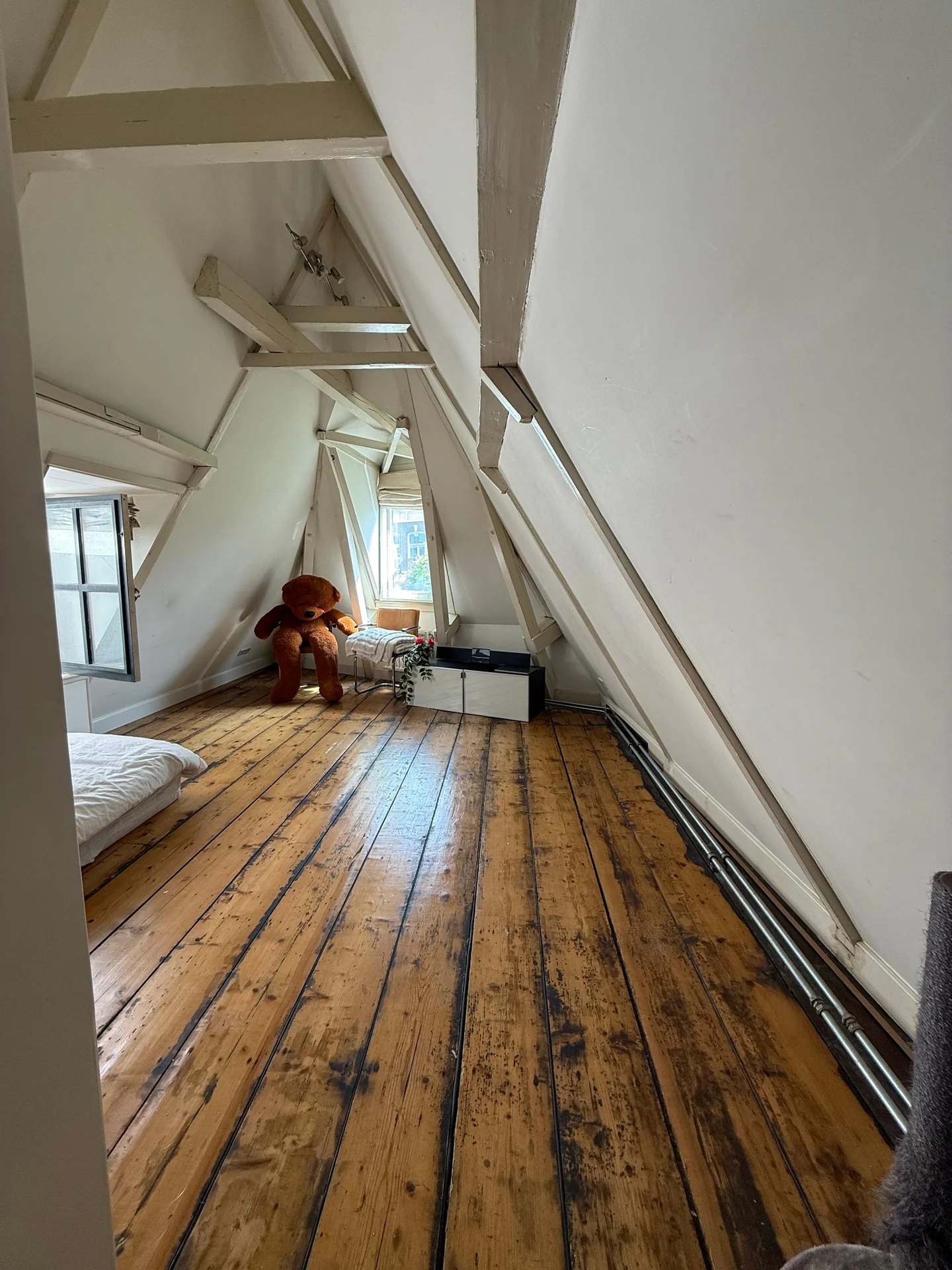 Foto van de Kamer gelegen aan de Spuistraat in Amsterdam
