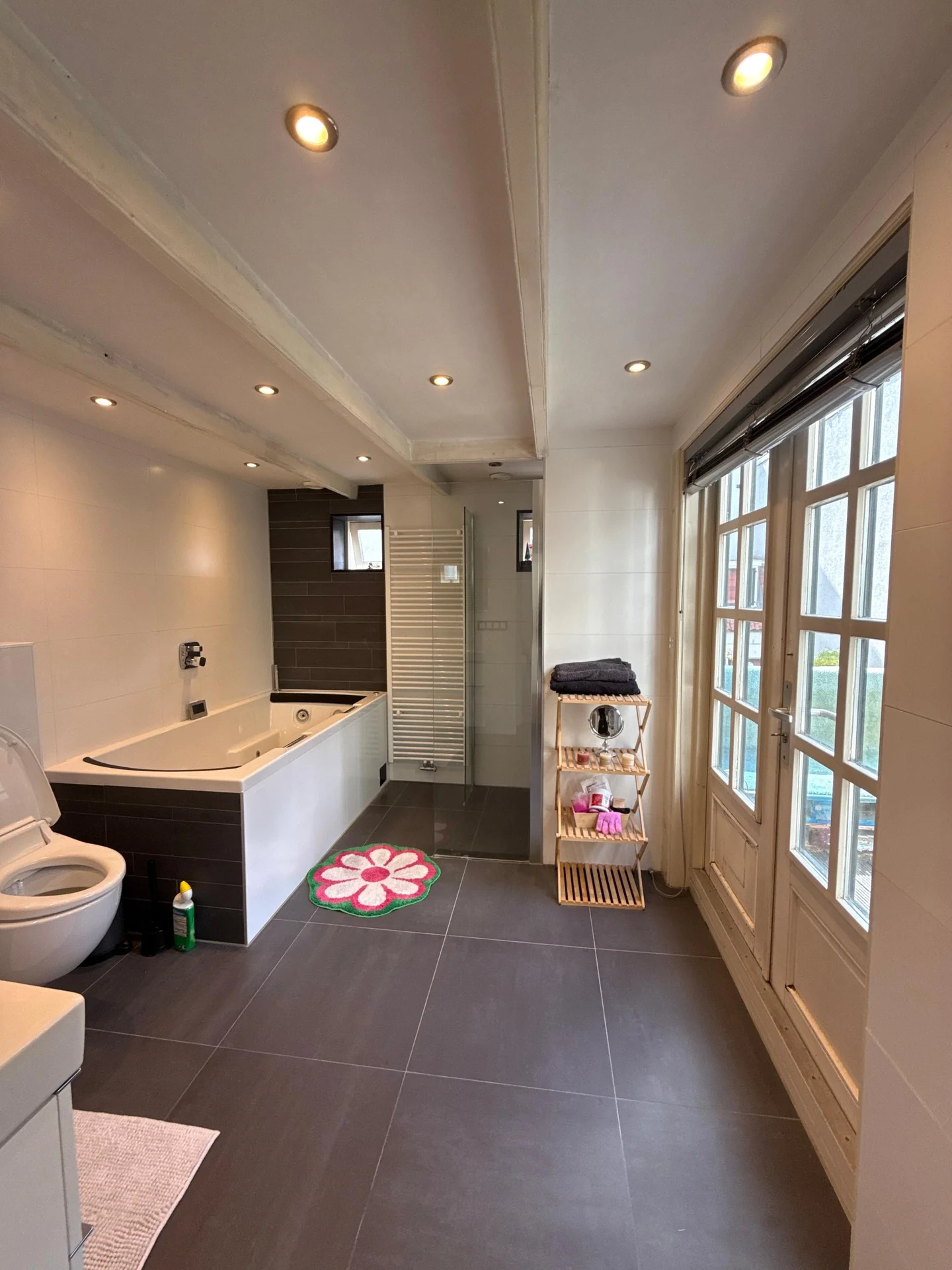 Foto van de Kamer gelegen aan de Spuistraat in Amsterdam
