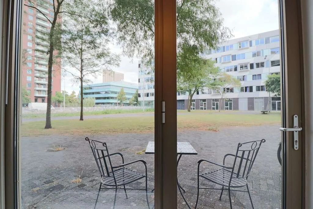 Foto van de Appartement gelegen aan de Carolina MacGillavrylaan in Amsterdam