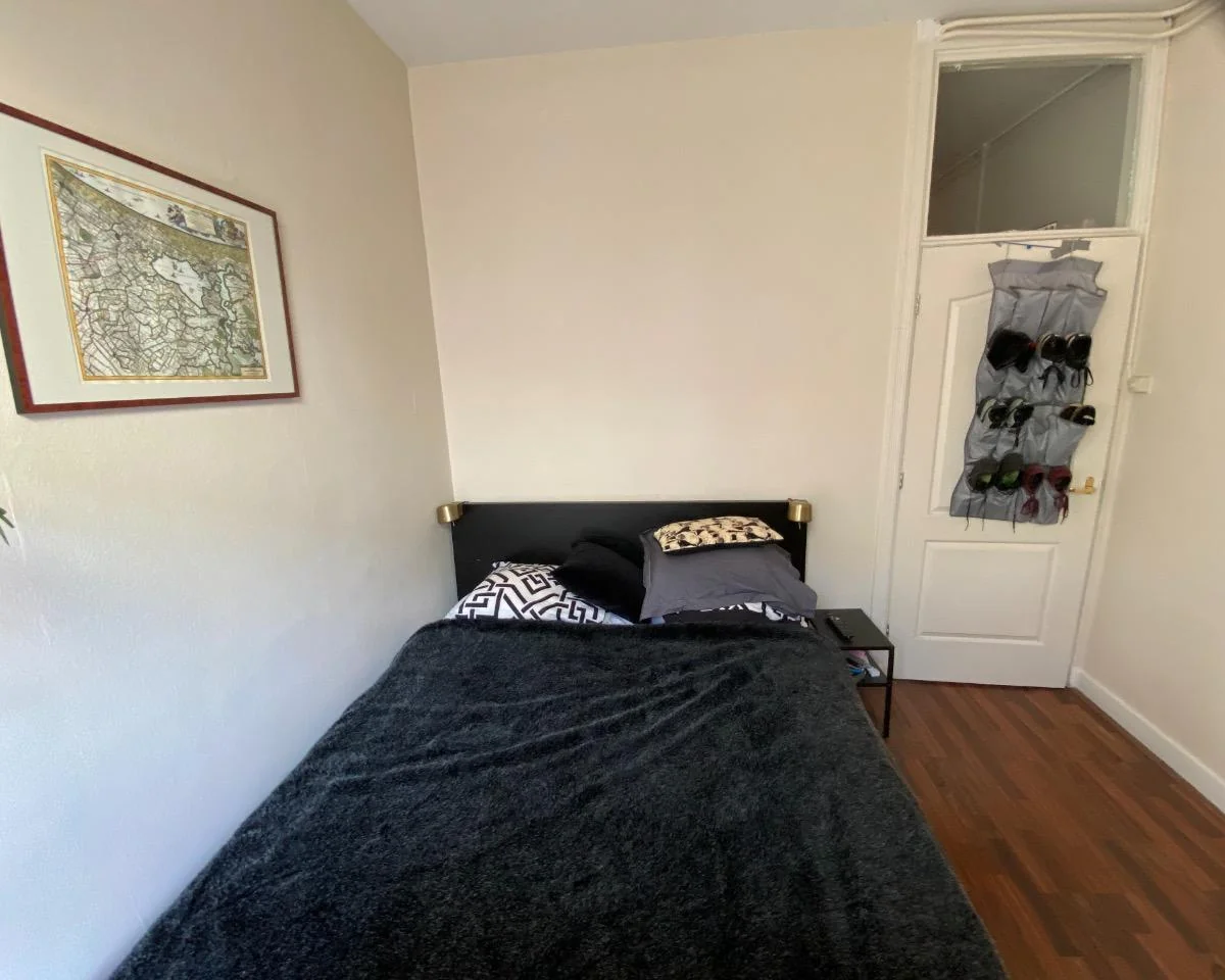 Foto van de Kamer gelegen aan de Weissenbruchstraat in Den Haag