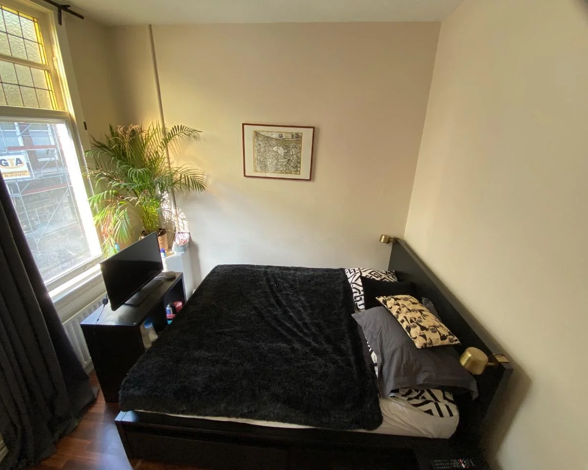 Foto van de Kamer gelegen aan de Weissenbruchstraat in Den Haag