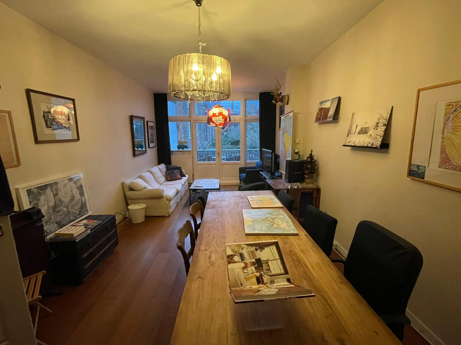Foto van de Kamer gelegen aan de Weissenbruchstraat in Den Haag