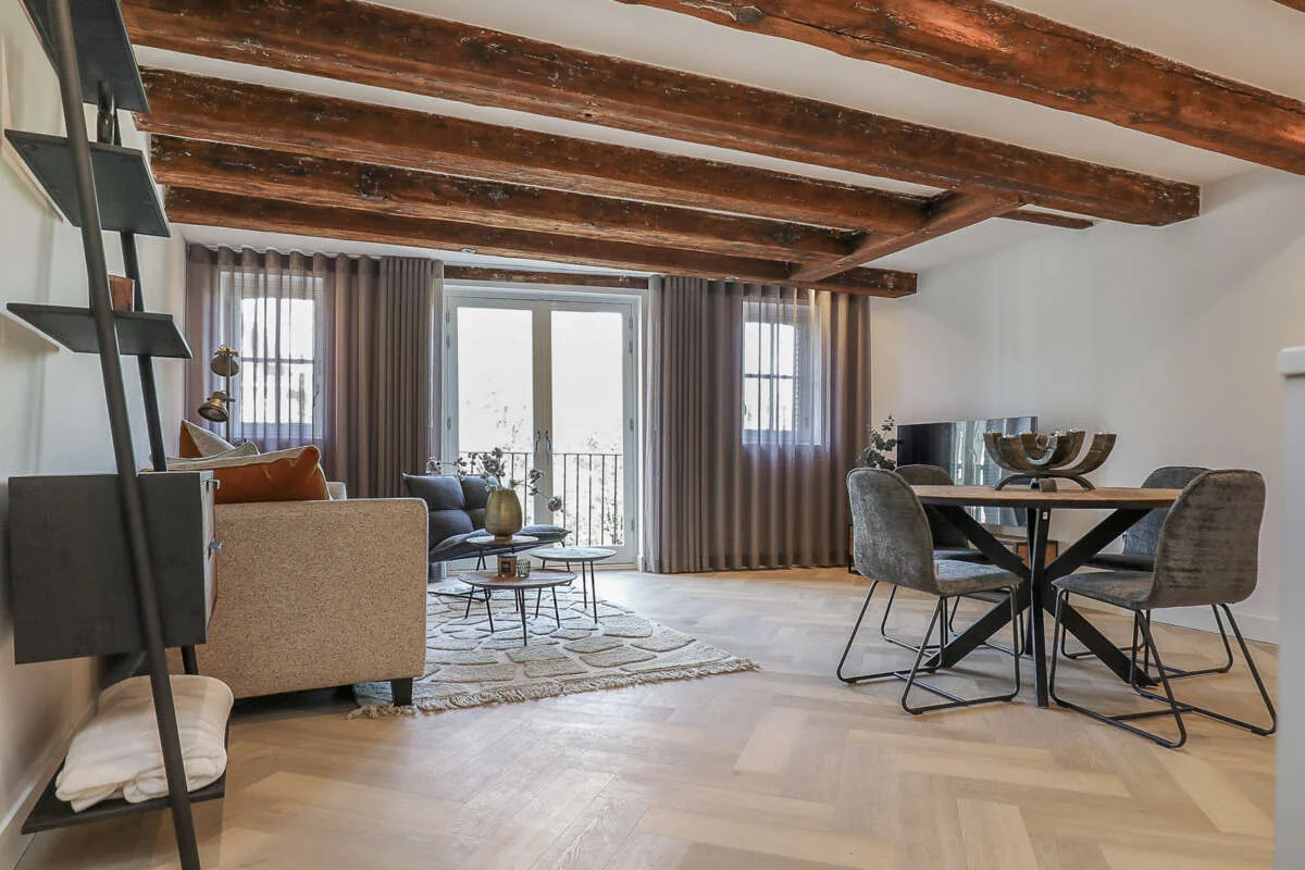 Foto van de Appartement gelegen aan de Nieuwezijds Voorburgwal in Amsterdam