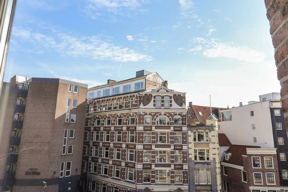 Foto van de Appartement gelegen aan de Nieuwezijds Voorburgwal in Amsterdam