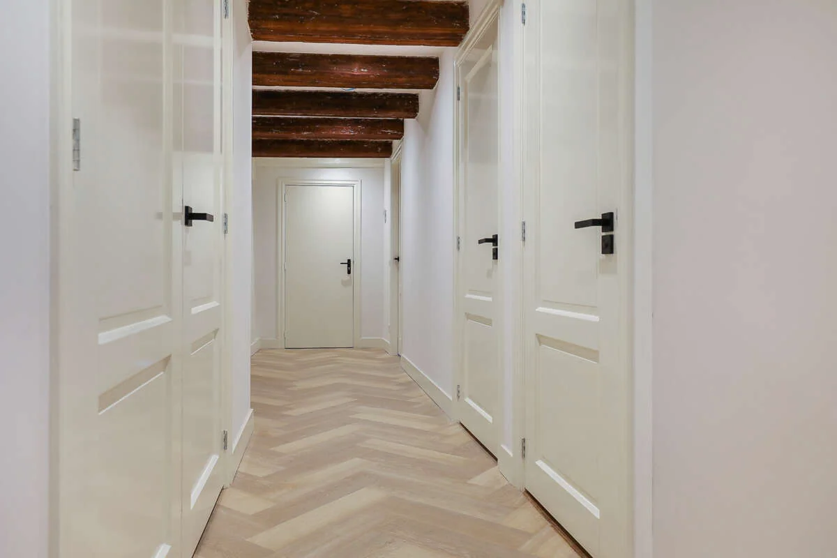 Foto van de Appartement gelegen aan de Nieuwezijds Voorburgwal in Amsterdam