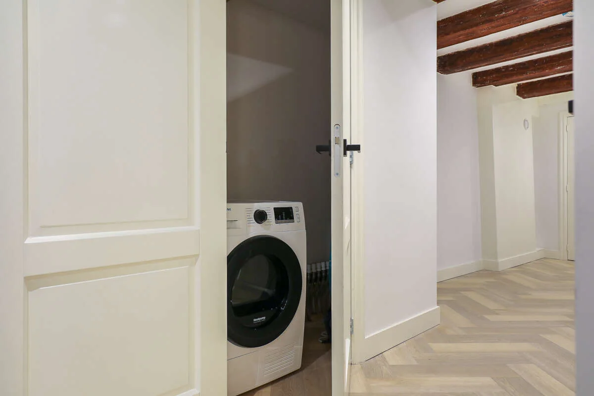 Foto van de Appartement gelegen aan de Nieuwezijds Voorburgwal in Amsterdam
