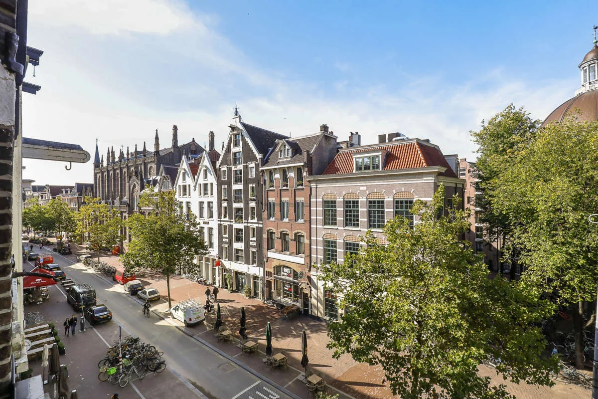 Foto van de Appartement gelegen aan de Nieuwezijds Voorburgwal in Amsterdam