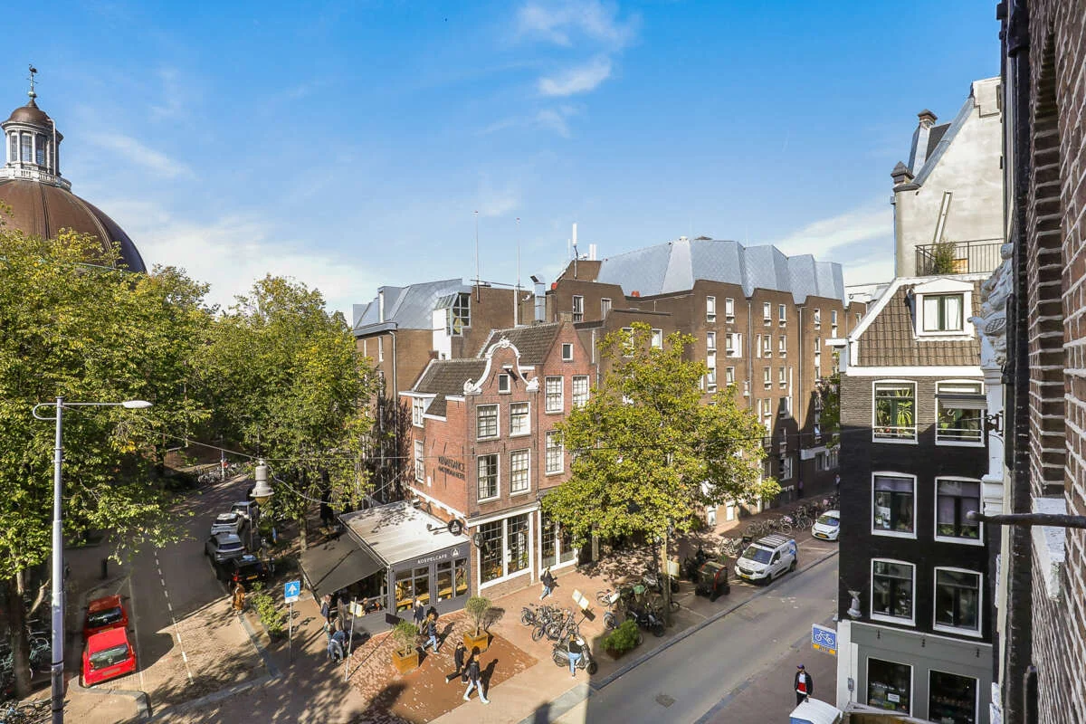 Foto van de Appartement gelegen aan de Nieuwezijds Voorburgwal in Amsterdam