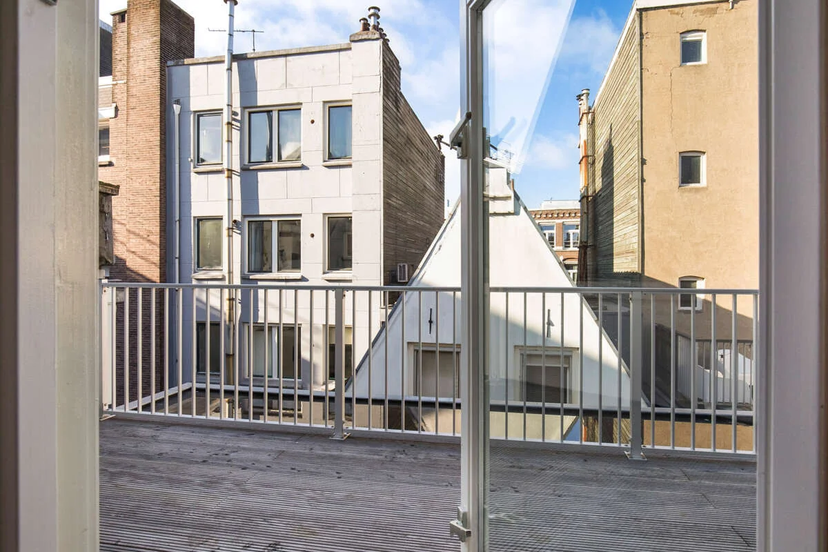 Foto van de Appartement gelegen aan de Nieuwezijds Voorburgwal in Amsterdam