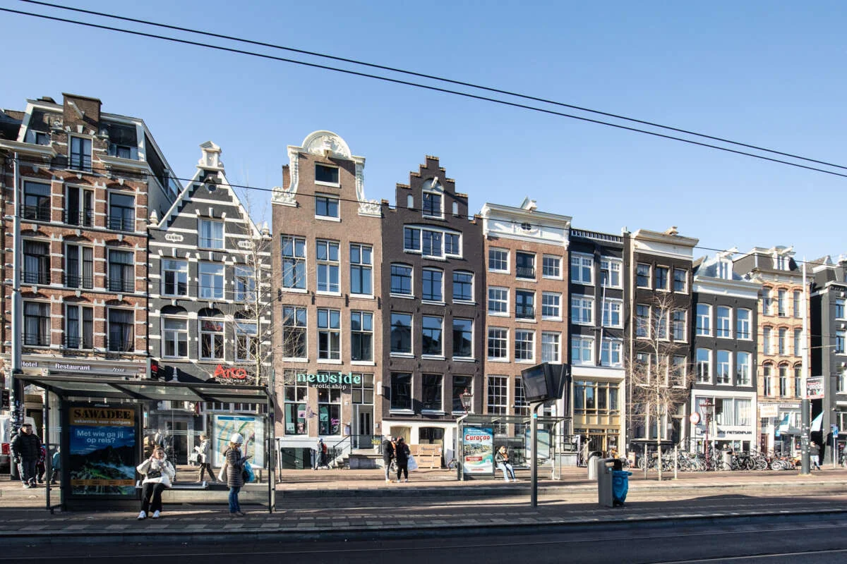 Foto van de Appartement gelegen aan de Nieuwezijds Voorburgwal in Amsterdam