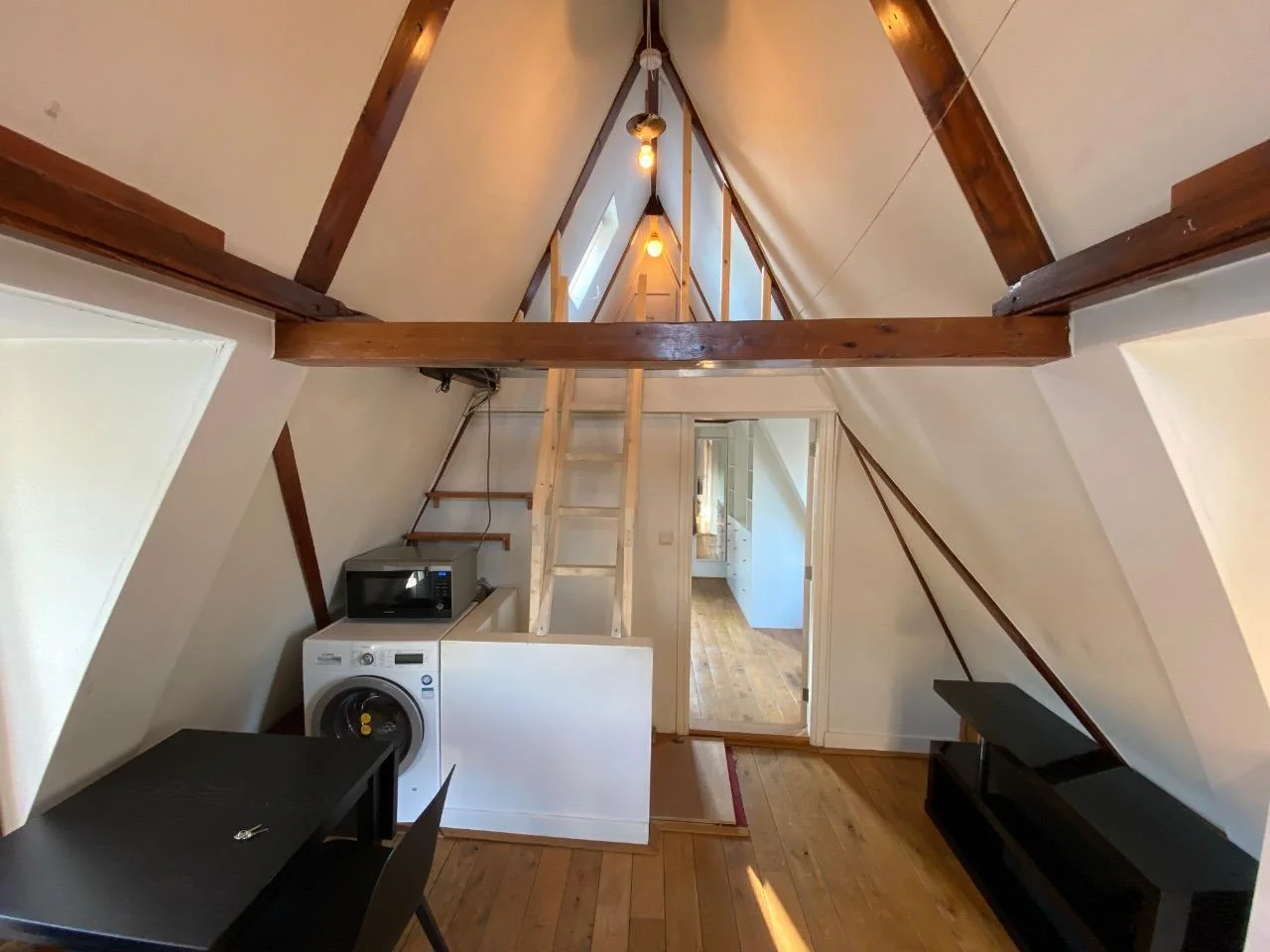 Foto van de Appartement gelegen aan de Nieuwezijds Voorburgwal in Amsterdam