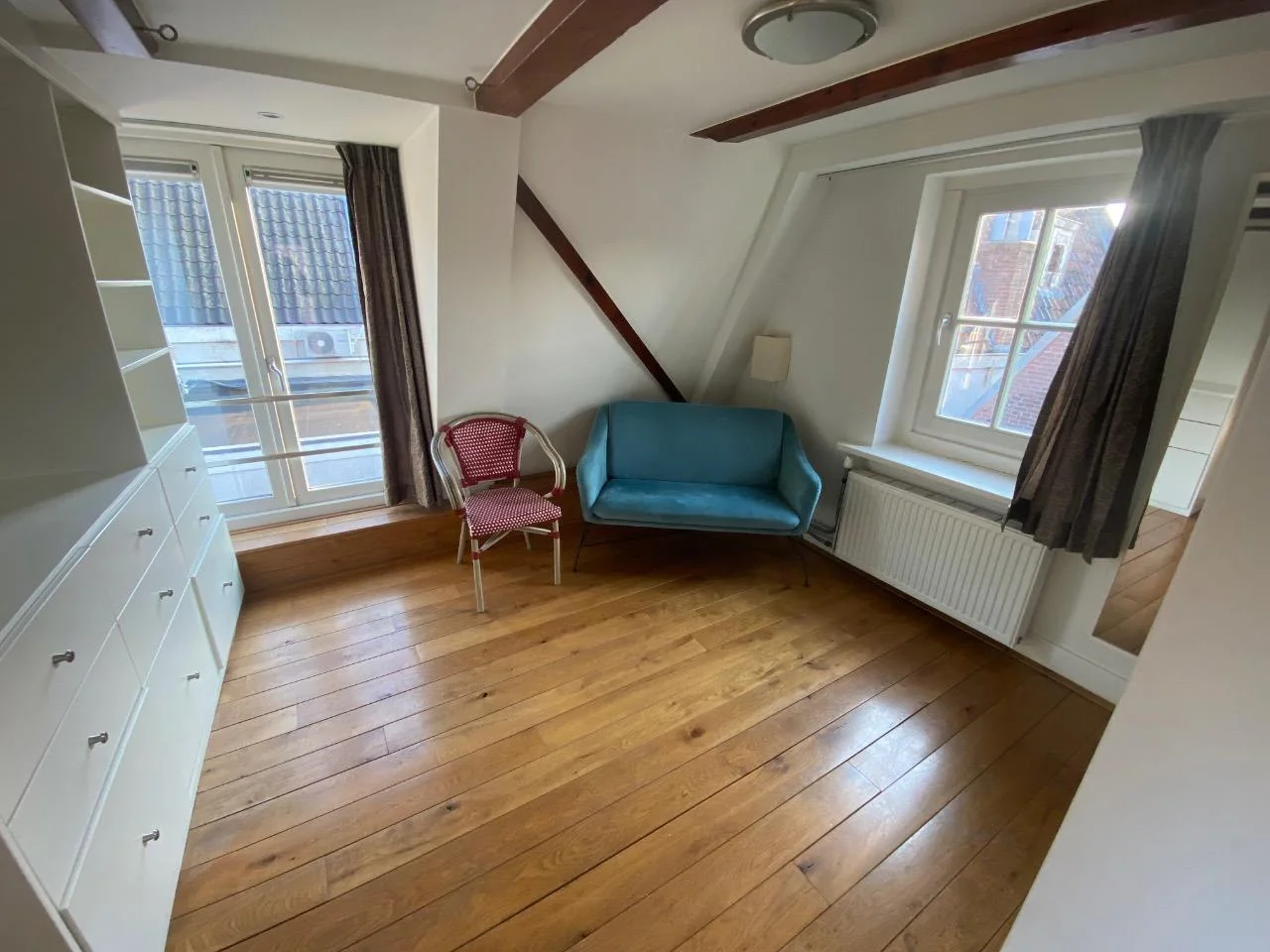 Foto van de Appartement gelegen aan de Nieuwezijds Voorburgwal in Amsterdam