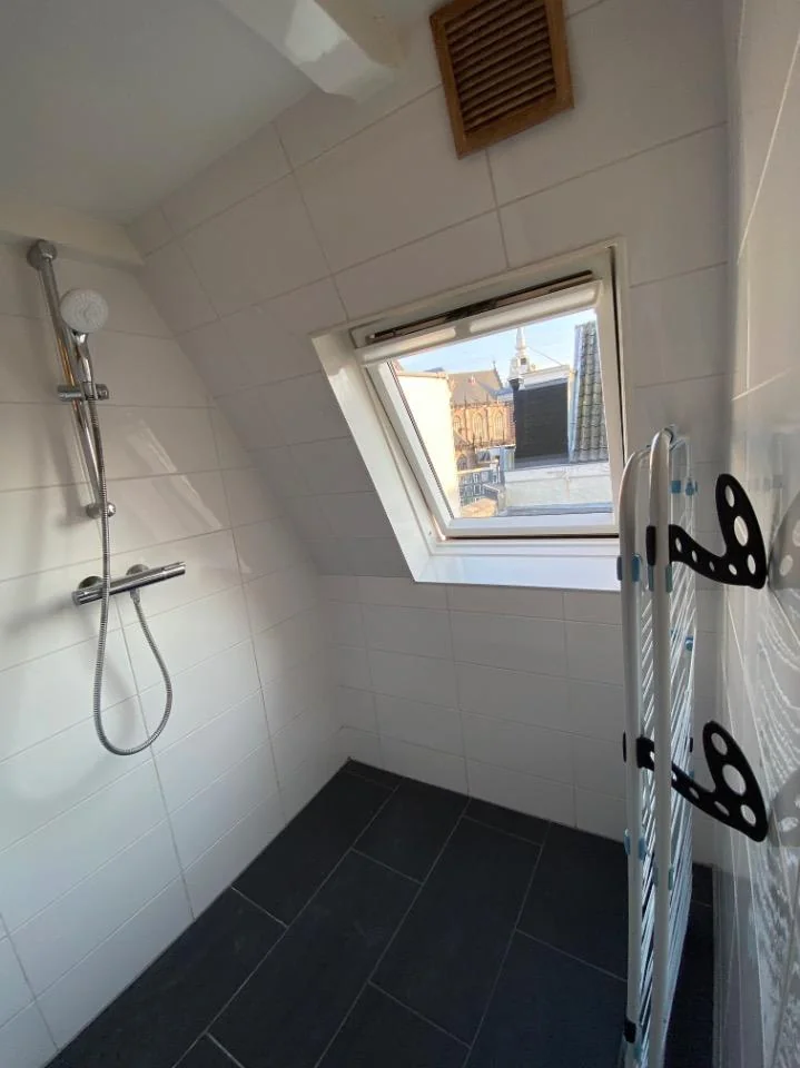 Foto van de Appartement gelegen aan de Nieuwezijds Voorburgwal in Amsterdam
