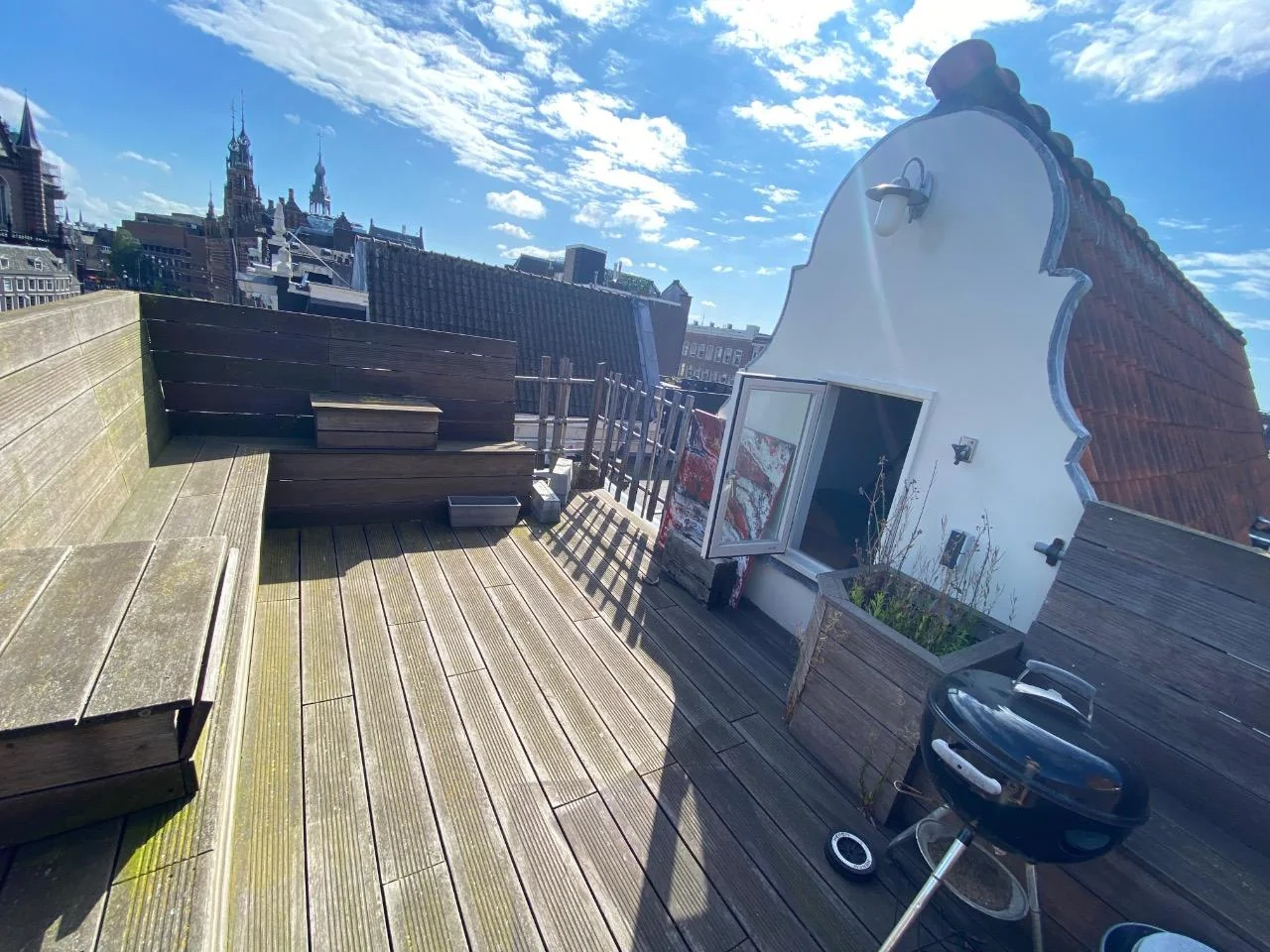 Foto van de Appartement gelegen aan de Nieuwezijds Voorburgwal in Amsterdam