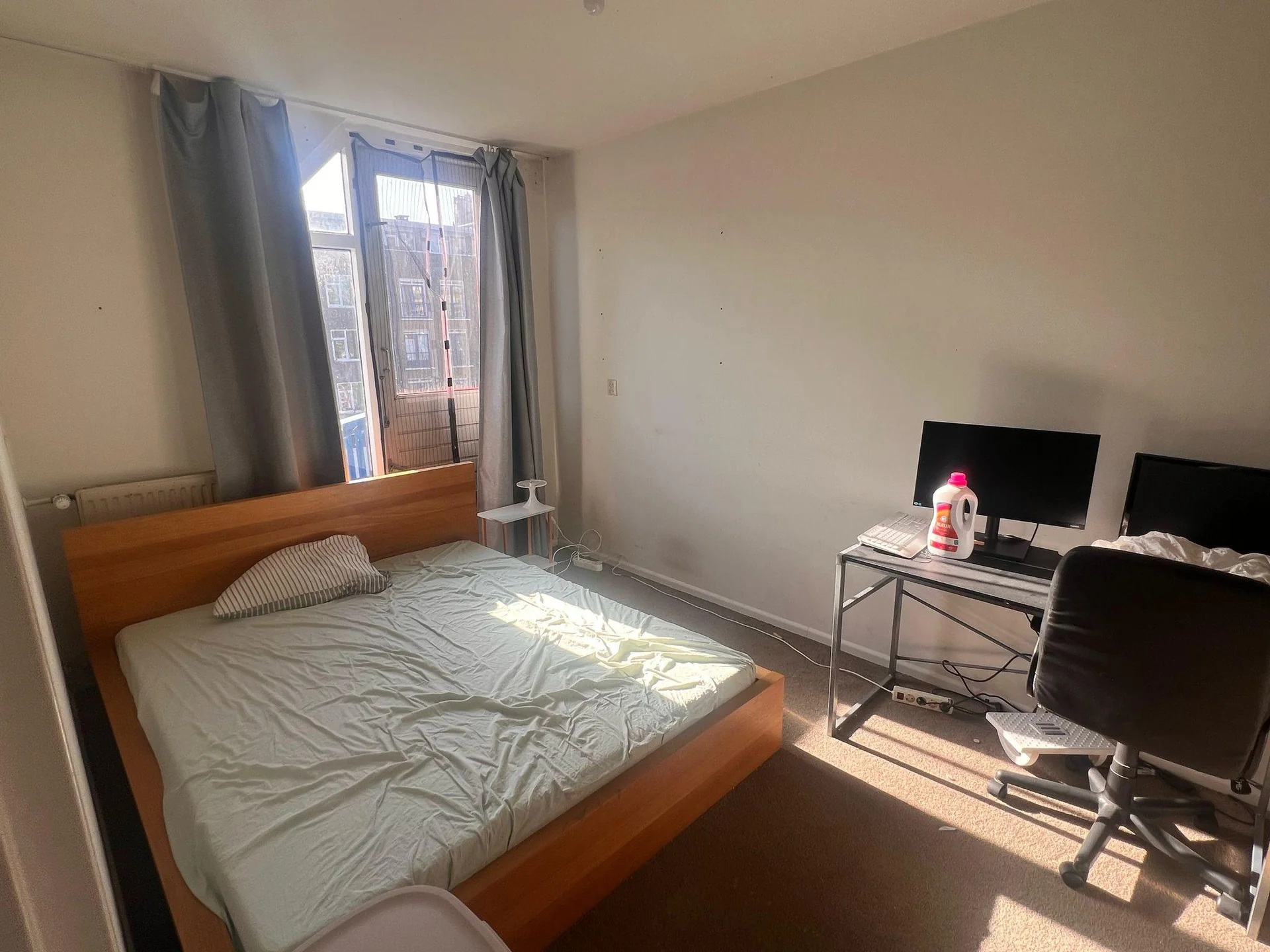 Foto van de Kamer gelegen aan de Sint-Jacobsplaats in Rotterdam
