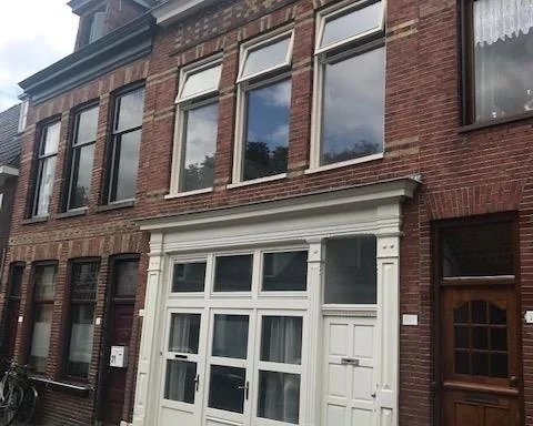 Foto van de Kamer gelegen aan de Warmoesstraat in Groningen