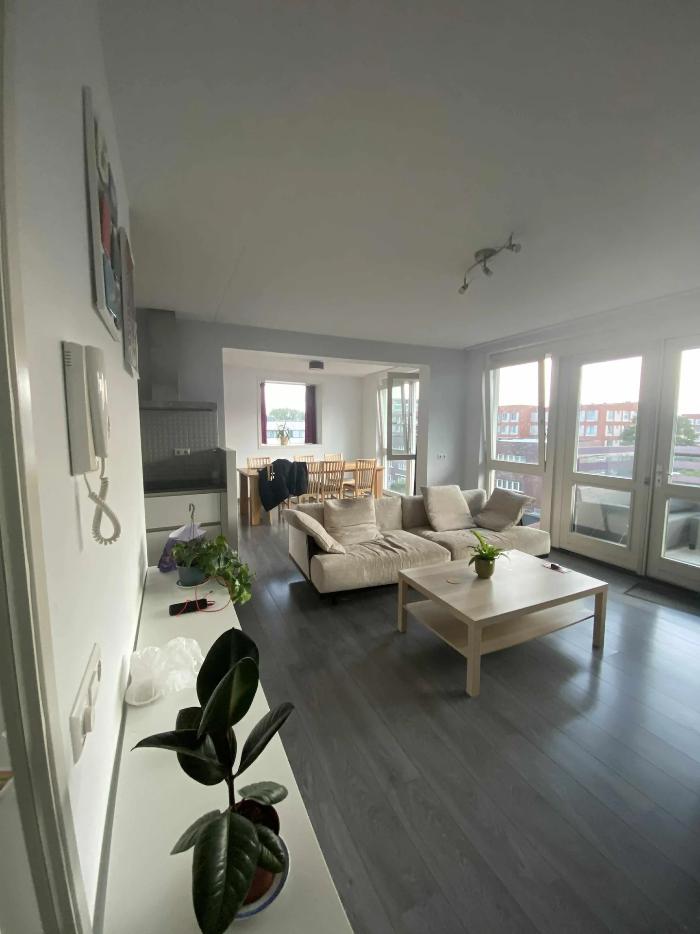 Foto van de Kamer gelegen aan de Ottho Heldringstraat in Amsterdam